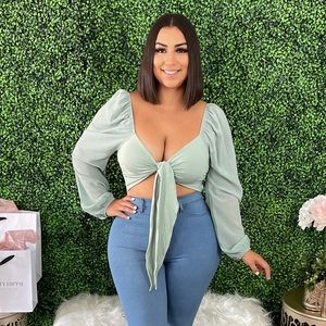 ❌SOLD OUT❌ Long Sleeve Crop Top